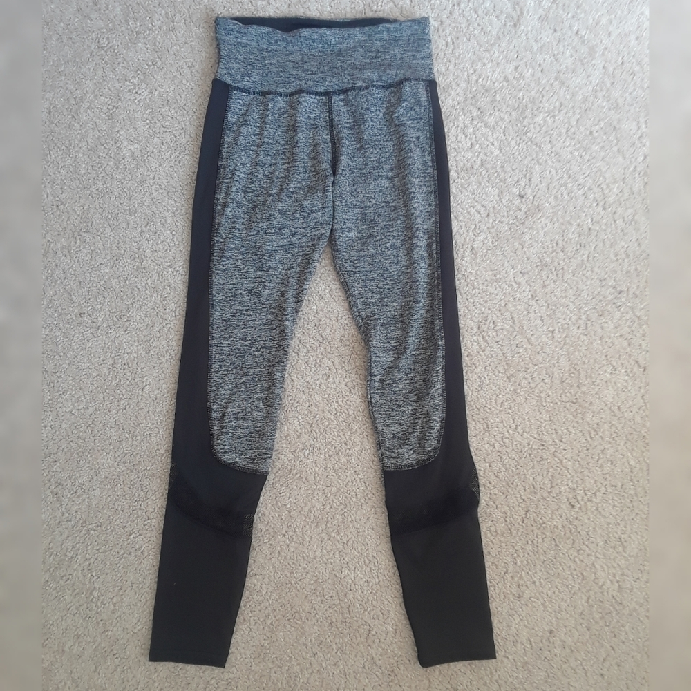 Women's athletic leggings